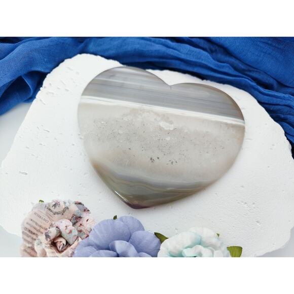 Large Druzy Agate Flat Heart Crystal Carving - Picture 3 of 8